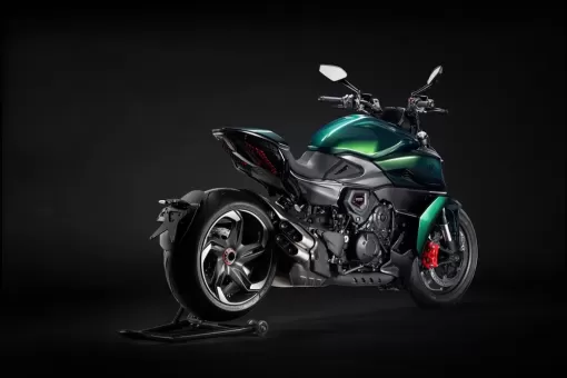 3-my24-ducati-diavel-for-bentley-15-uc589329-preview.jpg